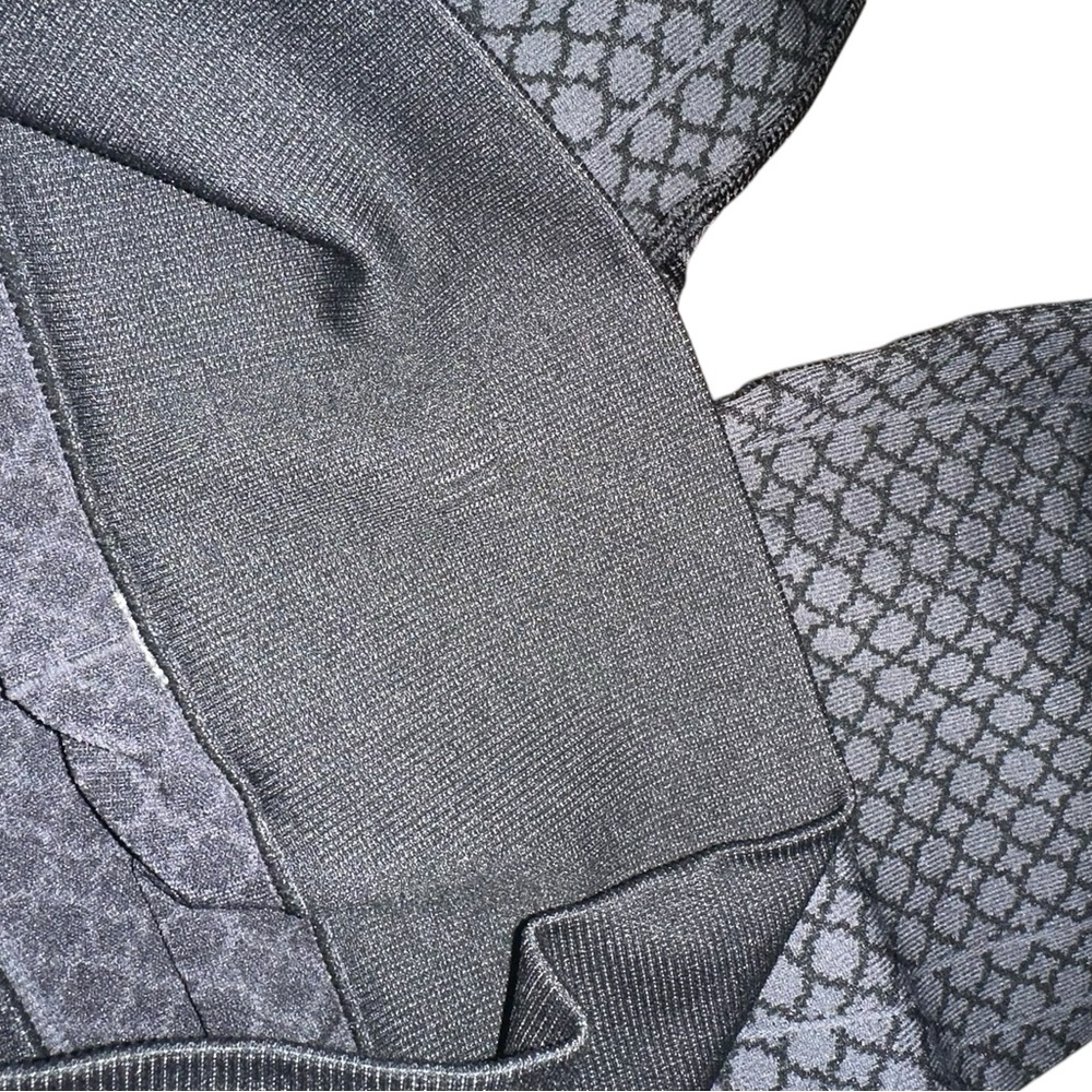Lululemon In The Flow Crop II (First Release) - Picture 14 of 14